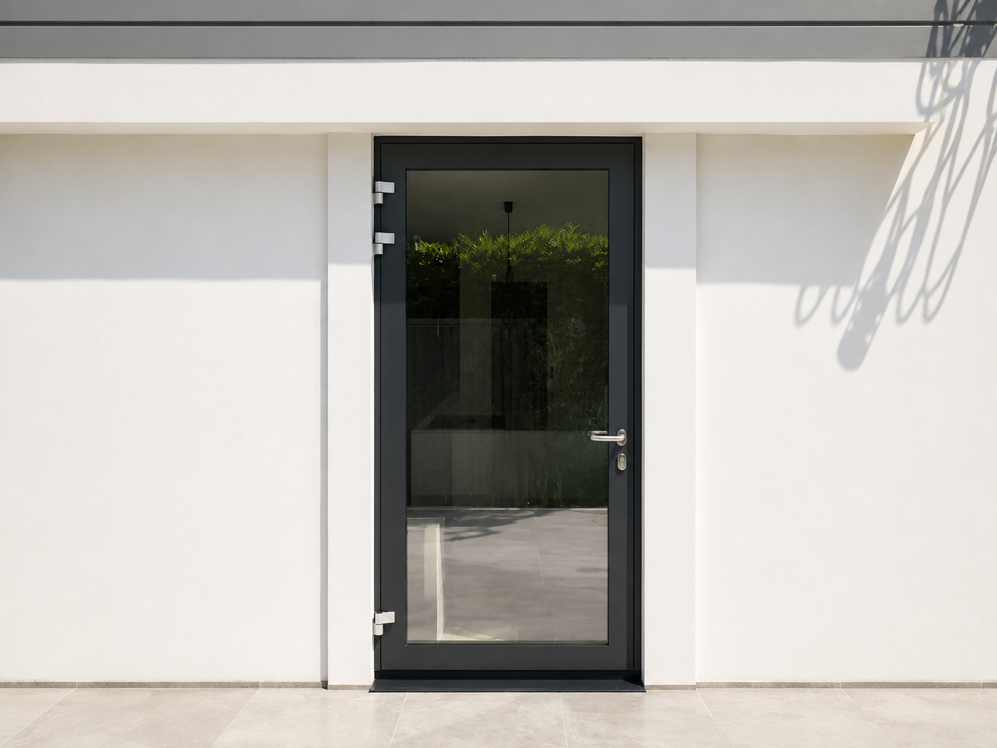 Nieuwe kozijnen geplaatst tijdens woningrenovatie in Kaag